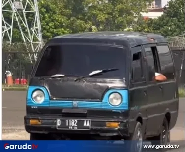 Pemain Persib Tampil Sederhana Naik Hijet Menuju Latihan