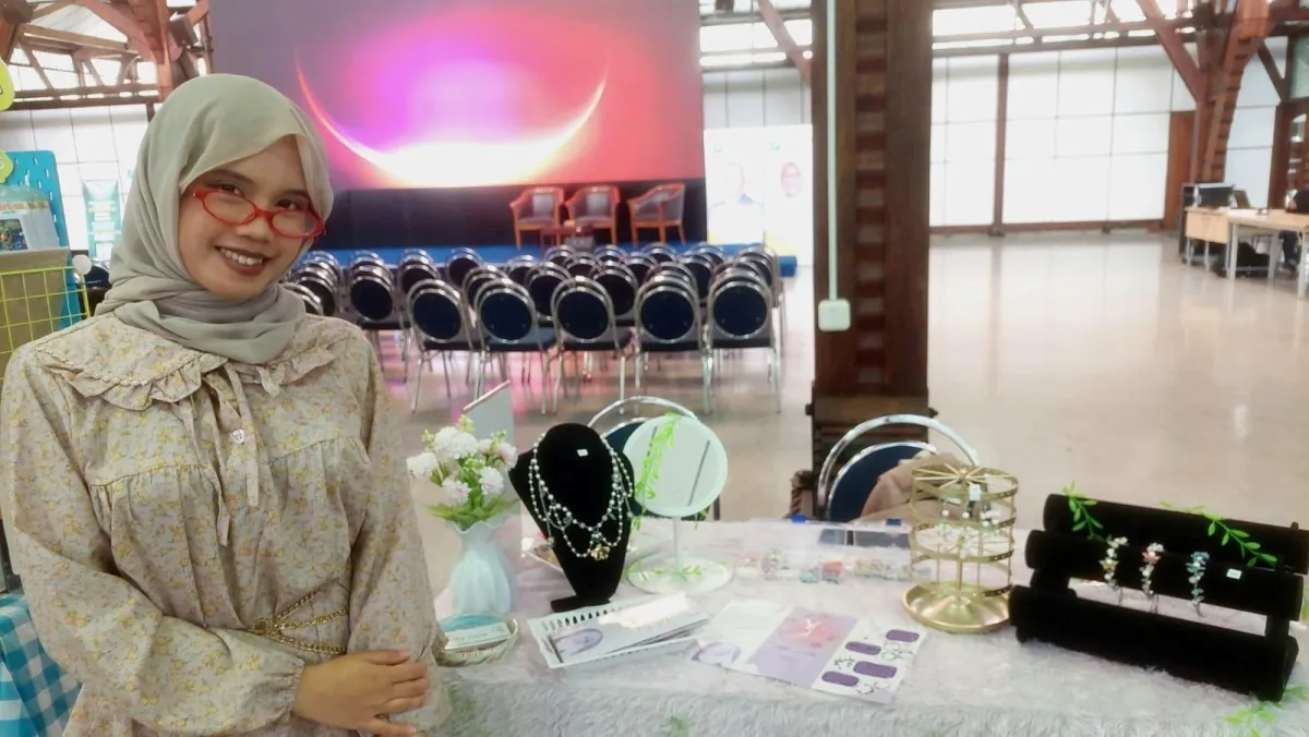 Nabilah Safira Tampilkan Yura Fleur di Entrepreneur Expo ITB 2025