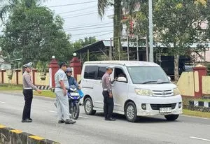 Pengawasan Lalu Lintas di Jalur Perbatasan Entikong Ditingkatkan Melalui Operasi Keselamatan Kapuas 2026