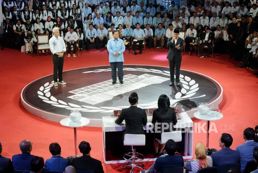 Debat Pilpres: Anies dan Ganjar Hadapi Isu Pertahanan Tanpa Latar Belakang Militer