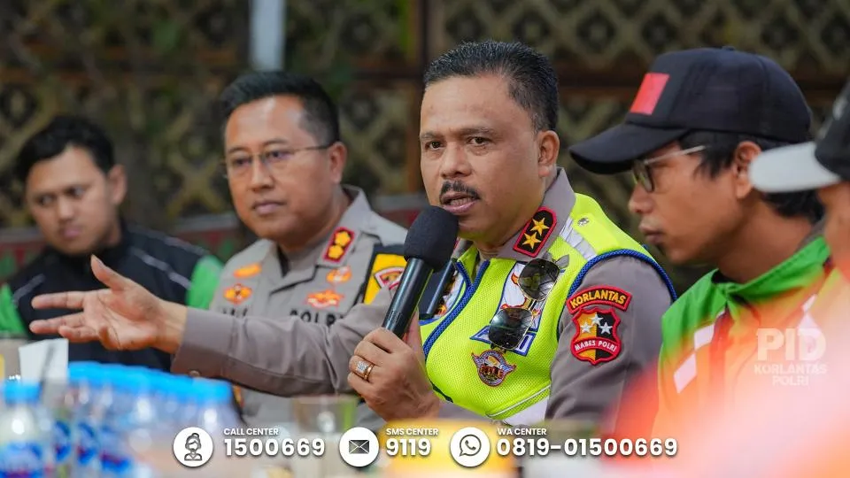 Kakorlantas Polri Ajak Driver Ojol Jaga Keselamatan Lalu Lintas di Batu
