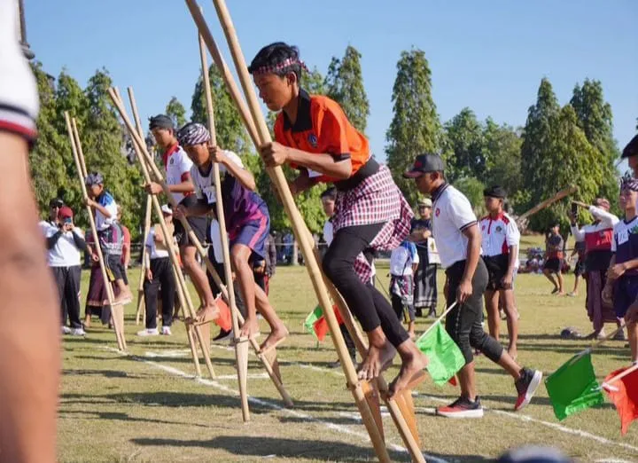 Meriahkan Jantra Tradisi Bali dengan Permainan Tradisional Tajog, Deduplak, dan Terompah