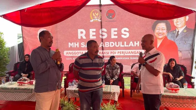 Said Abdullah Salurkan Bantuan untuk UMKM dan Musala di Sumenep