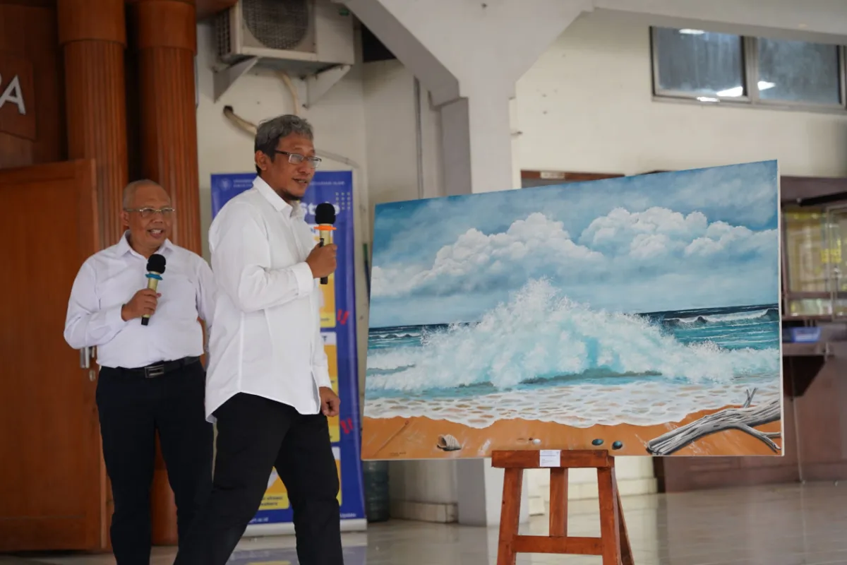Prof. Muhammad Farchani Rosyid, Guru Besar Fisika UGM, Kembali Geluti Hobi Melukis