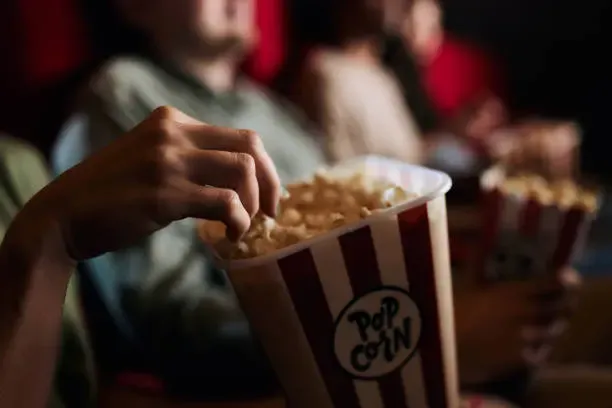 Enam Film Romantis Hadir di Bioskop Indonesia Februari 2026