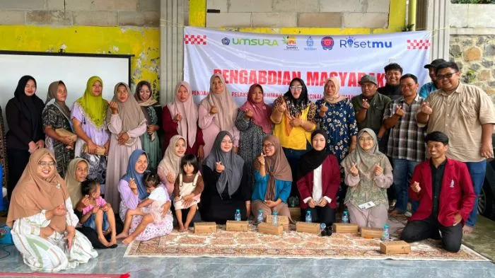 UMSURA Dorong Kemandirian UMKM Betro Pasuruan Melalui Pelatihan HPP dan Digital Marketing