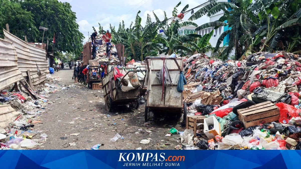Warga Penggilingan Resah Akibat Tumpukan Sampah