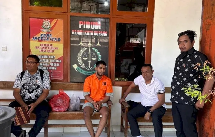 Polda NTT Serahkan Tersangka Kasus Penyelundupan Manusia ke Kejati NTT