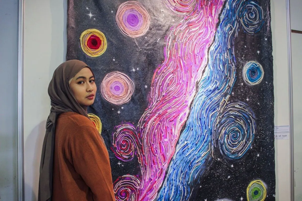 Malika Fatima Lawe: Menggabungkan Seni dan Sains dalam 'Cosmos Within'