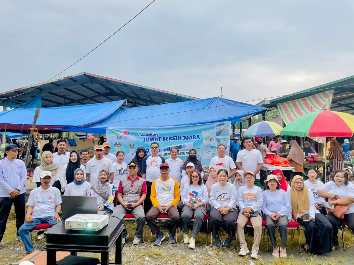 Program “Jumat Bersih Juara” Diluncurkan, Warga Tomoni Timur Diajak Jaga Kebersihan Pasar Kertoraharjo