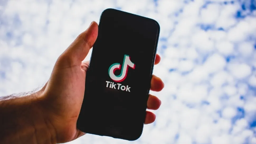 Fenomena Tren We Listen We Don't Judge di TikTok: Mendorong Empati dan Keterbukaan