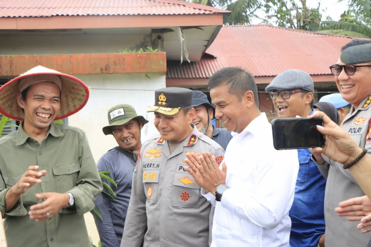 Bakti Sosial dan Penanaman Pohon Meriahkan HUT Bhayangkara ke-79 di Kampar
