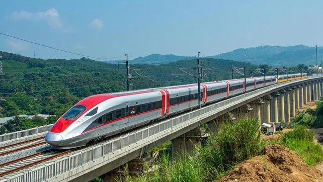 Proyek Kereta Cepat Jakarta-Surabaya Masuk Tahap Pembahasan Lanjutan