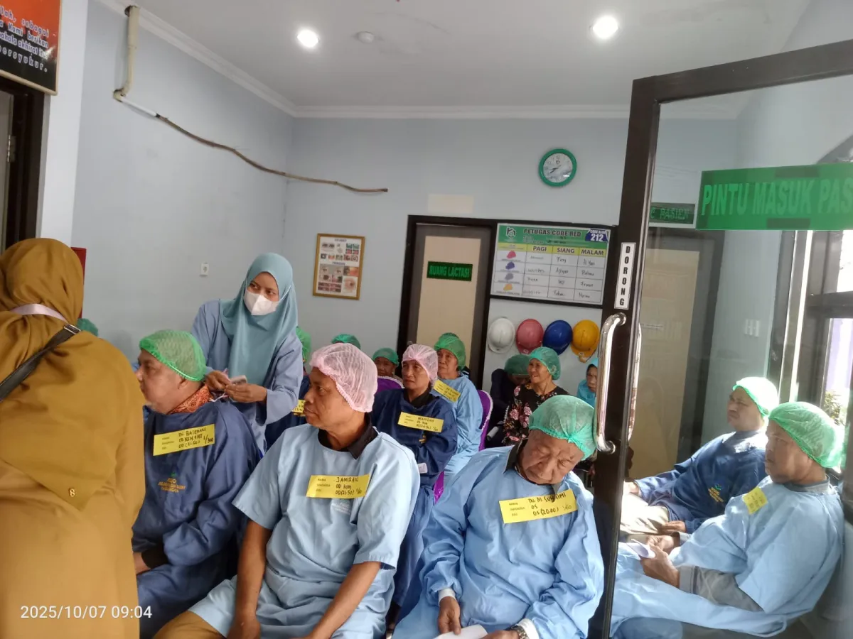 Peringati HKN ke-61, Dinkes Kalsel Gelar Bakti Sosial Operasi Katarak untuk 25 Pasien di RSUD Kandangan