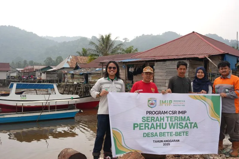 IMIP Dukung Pariwisata Desa Bete-Bete dengan Bantuan Kapal Wisata