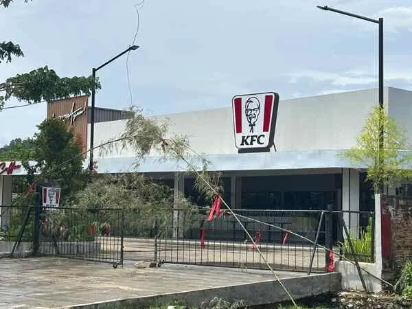 KFC Drive Thru Sorong Dihentikan Sementara Akibat Pemalangan, Felix Pangalila Tempuh Jalur Hukum