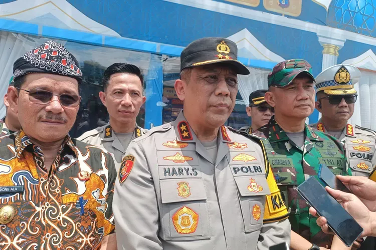 Kapolda Kaltara dan Danrem 092/Maharajalila Pantau Keamanan Mudik Lebaran lewat CCTV di Tanjung Selor