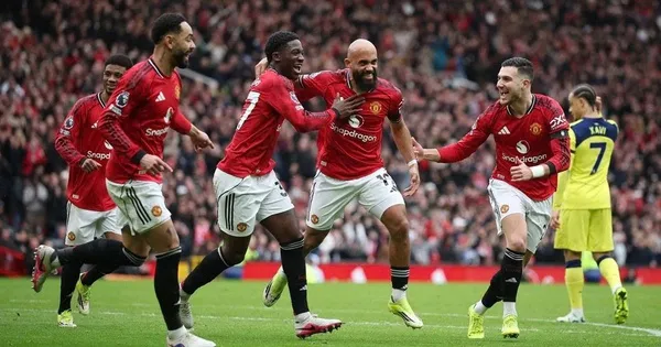 Manchester United Ukir Kemenangan 2-0 atas Tottenham dengan Keunggulan Pemain