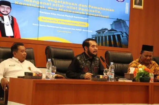 MK Goes to School: Edukasi Konstitusi untuk Pelajar MAN 1 Surakarta