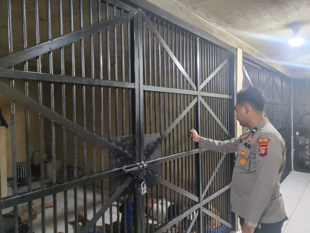 Pengecekan Rutin Tahanan Polsek Muara Wahau Berjalan Lancar
