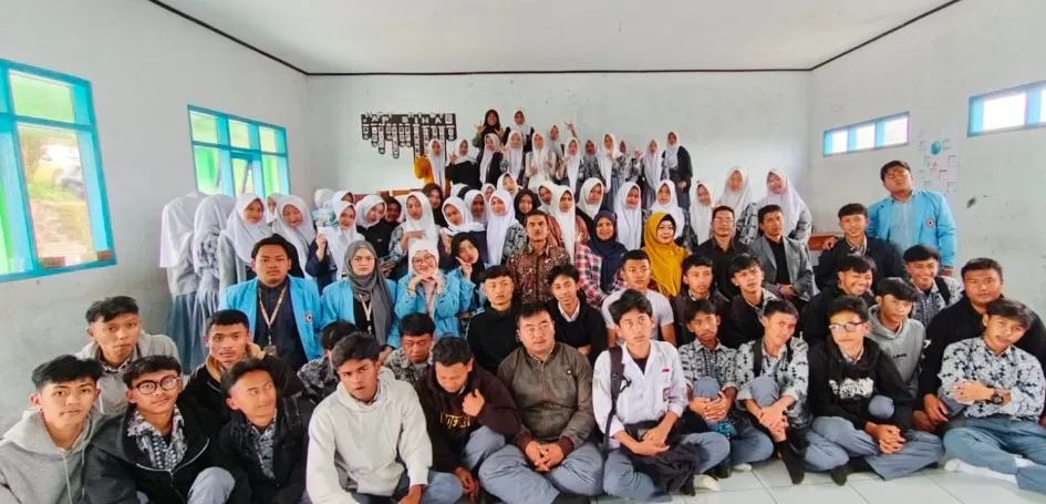 Dosen Unisba Ajak Remaja Lebak Muncang Bijak Gunakan Gadget melalui Nilai Keagamaan