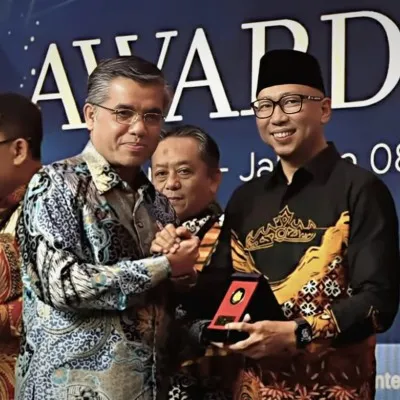Gubernur Lampung Rahmat Mirzani Djausal Raih Penghargaan Pembina Produktivitas 2025