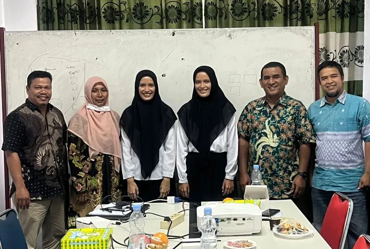Mahasiswa Kembar Ikuti Seminar Proposal Perdana di Magister TI Unimal