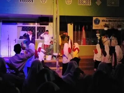 Pesantren Al-Hidayah Malang Padukan Upacara Hari Santri dengan Teater dan Atraksi Pagar Nusa