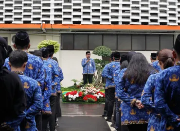 Sekjen Bawaslu Lantik 18 Pejabat, Serukan Adaptasi Segera