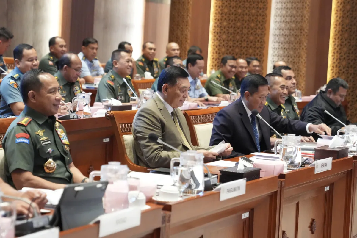 Menhan Bahas Evaluasi dan Rencana Program Kerja Kemhan-TNI 2026 di Raker Komisi I DPR RI