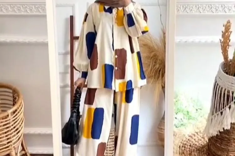 Tren Fashion 2020 Berubah Arah di Tengah Pandemi: Dari Atasan untuk Rapat Virtual hingga Loungewear
