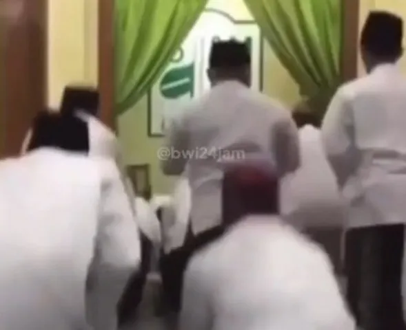 Video Tarawih 4 Rakaat Disebut Selesai 10 Detik Viral di Media Sosial, Ini Fakta yang Beredar