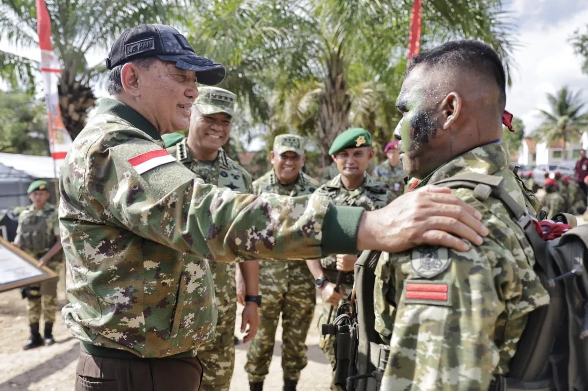 Menhan Tekankan Pembinaan Prajurit Berbasis Meritokrasi di Kunjungan ke Yonif TP 827/MCY