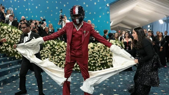 Gaya Unik Selebriti di Met Gala 2025