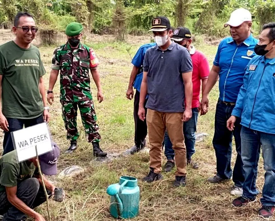 WA PESEK Tanam Pohon di Hutan Kanal Kota Medan Johor Bersama Warga dan Aparat Setempat