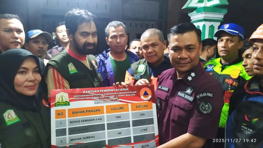 Gubernur Aceh Serahkan Bantuan Awal untuk Pengungsi di Pidie
