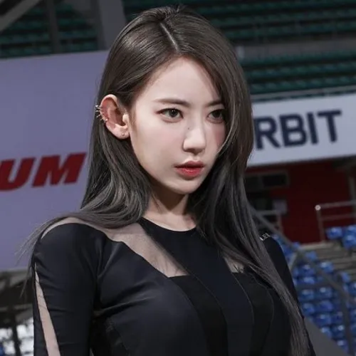 Sakura Ajar Tari kepada Host dalam Sketsa Trainee