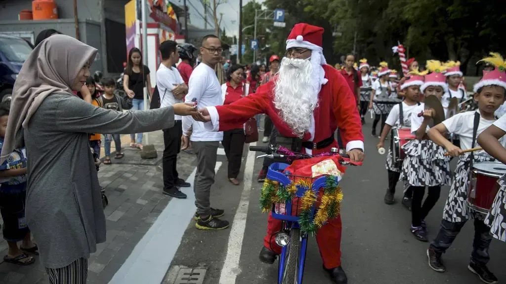 Kado Natal Ramai Diperbincangkan di Media Sosial dan Mesin Pencari