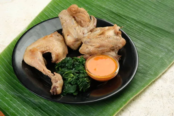 Nikmati Ayam Pop Lezat, Menu Andalan Restoran Padang