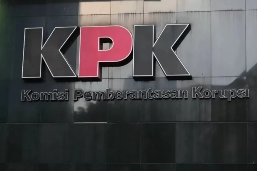 Pemilik PT Bluray Serahkan Diri ke KPK Usai Melarikan Diri