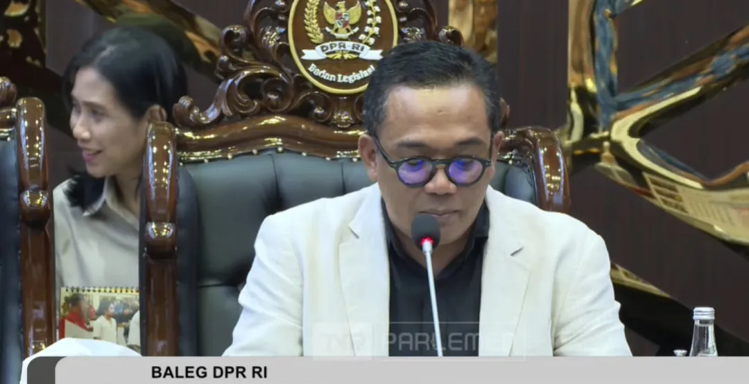 Rapat Pleno Baleg dan Pemerintah Bahas RUU Komoditas Strategis