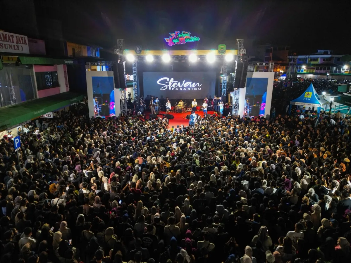 Malam Puncak Festival Kopi Merdeka 2025 di Tanjungpinang Dihadiri Ribuan Warga dan Dimeriahkan Atraksi Budaya serta Tiga Artis Ibu Kota