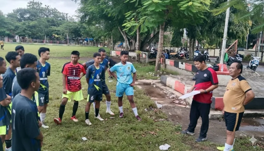 SMK Nurussalaf Kemiri Datangkan Pelatih Berlisensi B AFC untuk Tingkatkan Prestasi Sepakbola