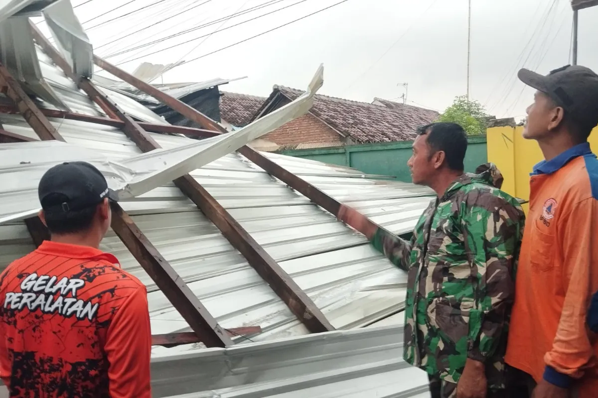 Angin Kencang Rusak 20 Rumah di Probolinggo, BPBD Ajak Warga Waspada