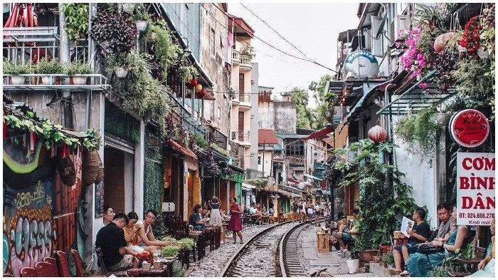 Fakta Unik Vietnam: Rumah di Lahan Sempit Menjulang dan Helm Khusus untuk Pengendara Perempuan