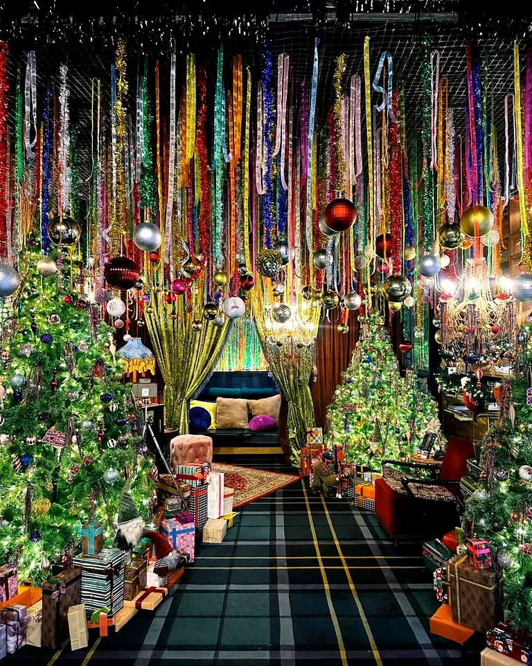 Rekomendasi 10 Cafe Natal Cantik di Bandung untuk Akhir Tahun