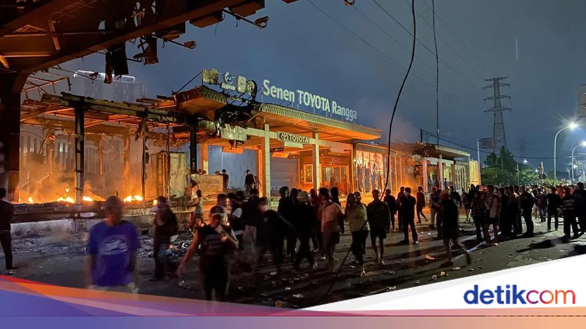 Kericuhan Massa, Total Lima Halte TransJakarta Dilaporkan Terbakar dan Rusak