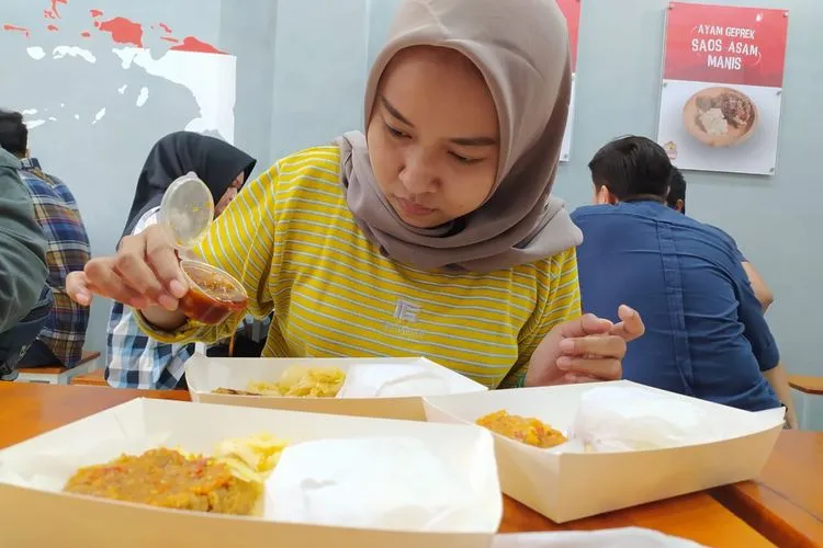 Empat Pemuda Buka Geprek Sasuke di Pontianak Saat Pandemi, Rekrut 12 Karyawan