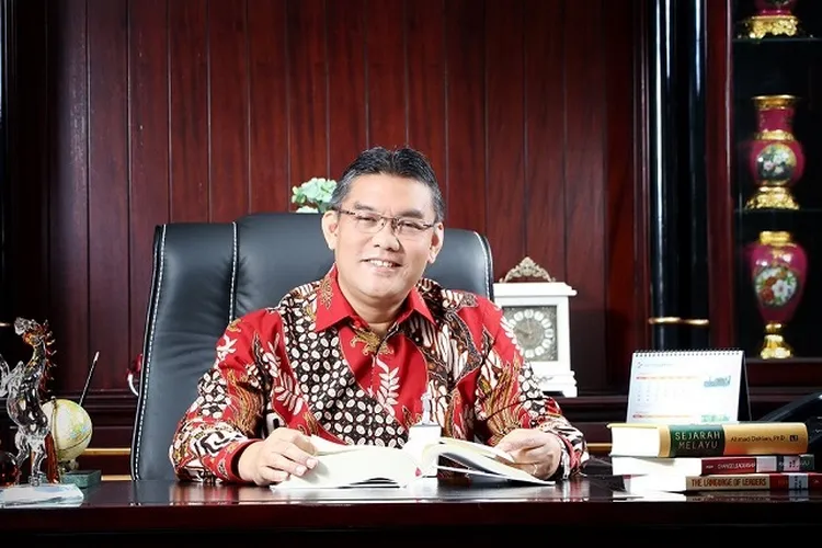OJK Resmi Angkat Irvandi Gustari sebagai Direktur Utama AJB Bumiputera 1912