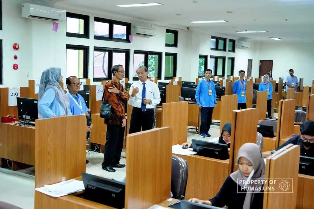 Monitoring UTBK SNBT di Universitas Sebelas Maret oleh Panitia SNPMB Pusat